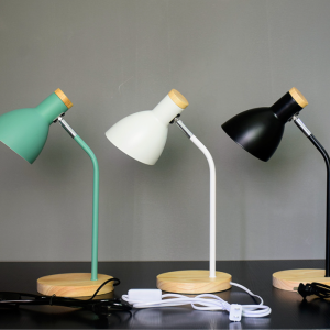 Nordic macaron solid wood art reading simple installation light bulb classic adjustable black and white horn desk lamp
